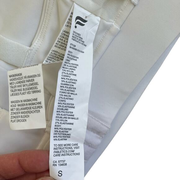 Fabletics Sz S All Day Every Day Adjustable Bra Sports Bra in White NWT - Picture 11 of 16